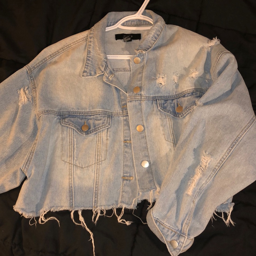 Super cute cropped jean jacket